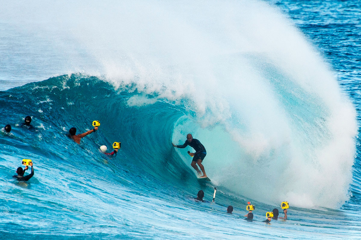 Kelly Slater at Backdoor – Lots of Photographers